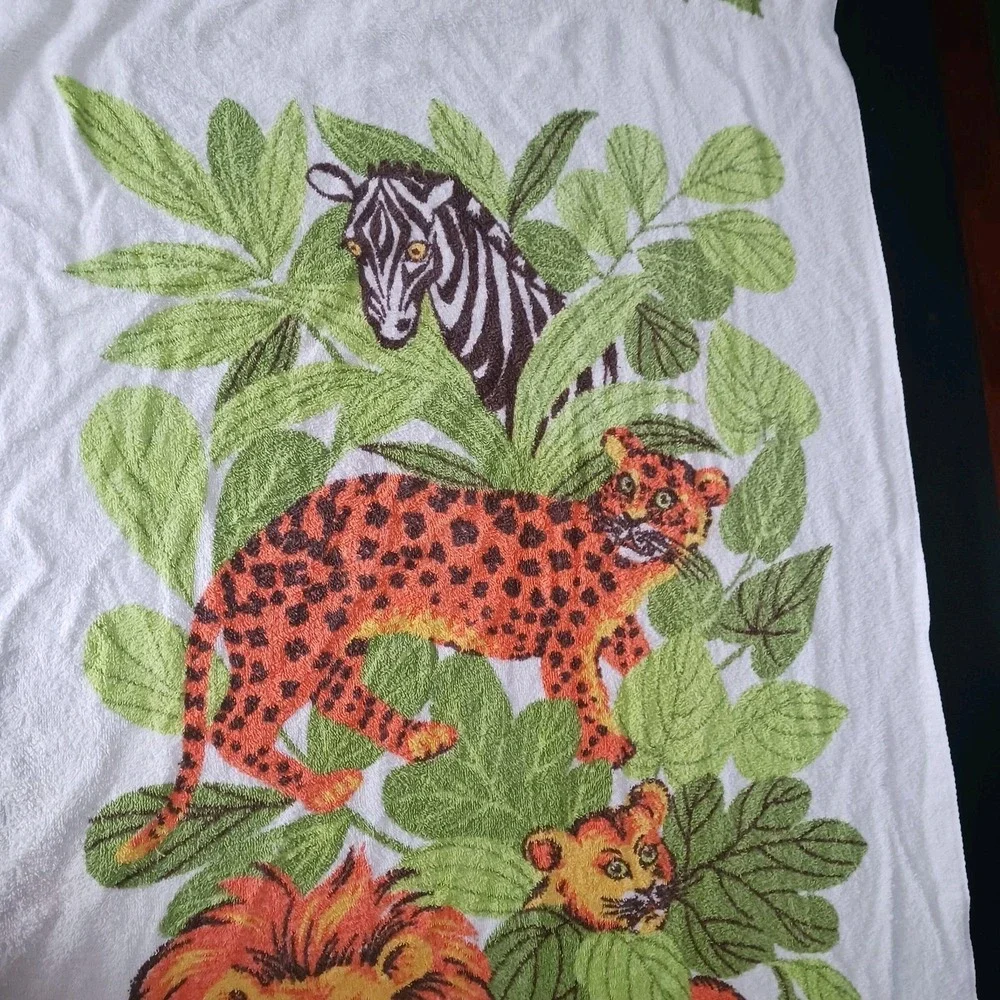 Vintage 1970'S White Beach Towel Cartoon Lion Cheetah Zebra cubs w pocket 50x26